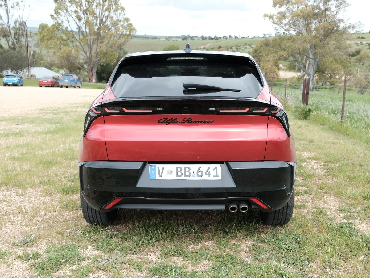 2026 alfa romeo junior rear end 2