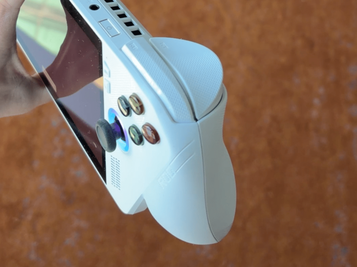 ASUS ROG Xbox Ally | Image: Dean Blake / Man of Many