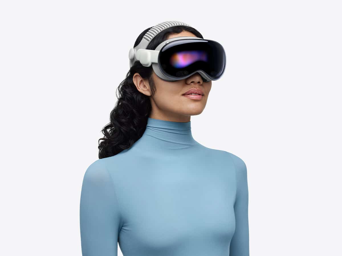 Upgraded Apple Vision Pro Gets M5 Muscle, Battery Pass Through, and 120Hz