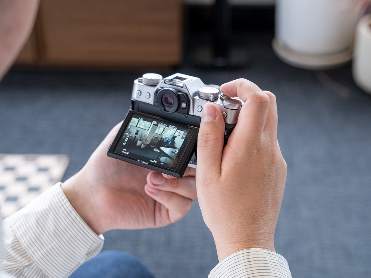 Fujifilm x t30 iii in hand