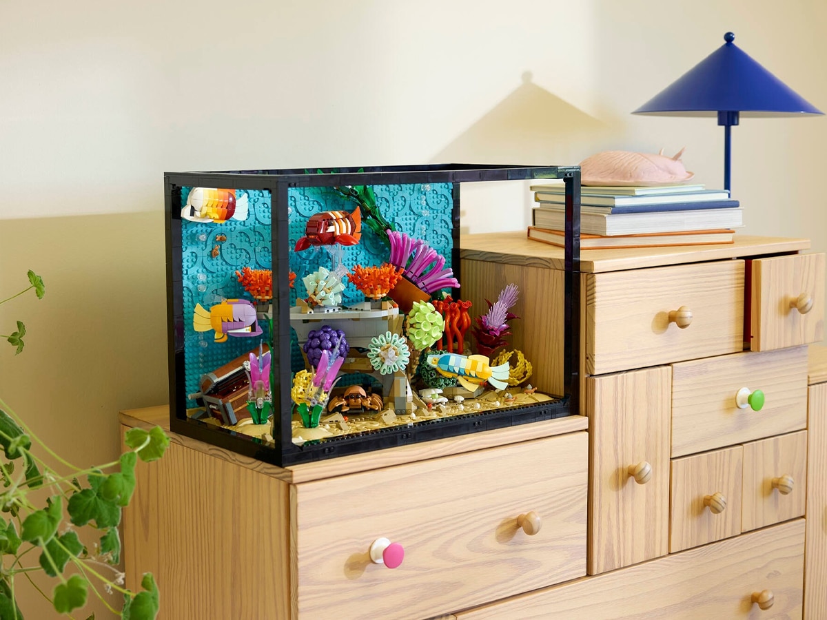 Lego tropical aquarium feature