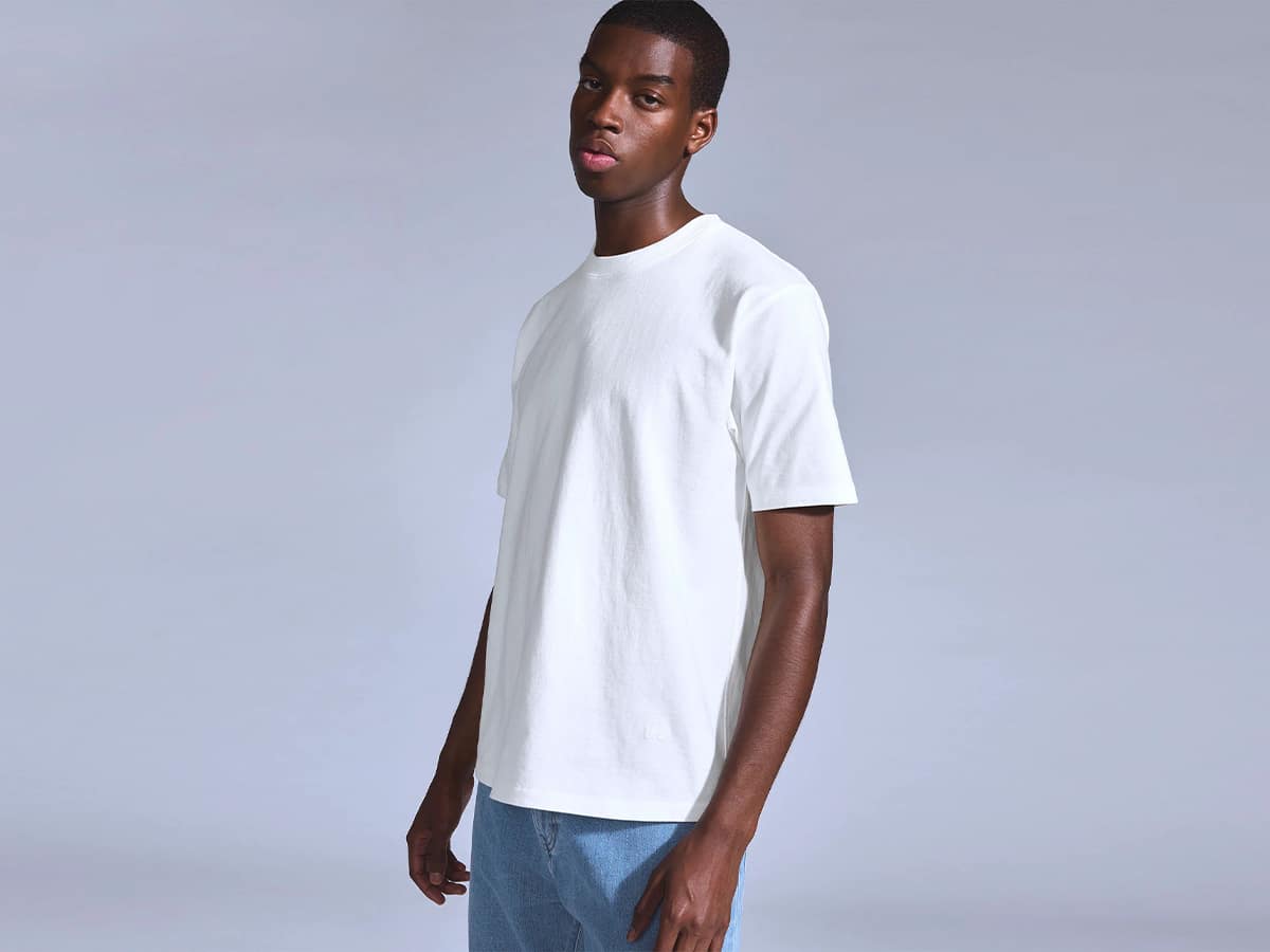 Levi's® blue tab™ men's relaxed tee on body