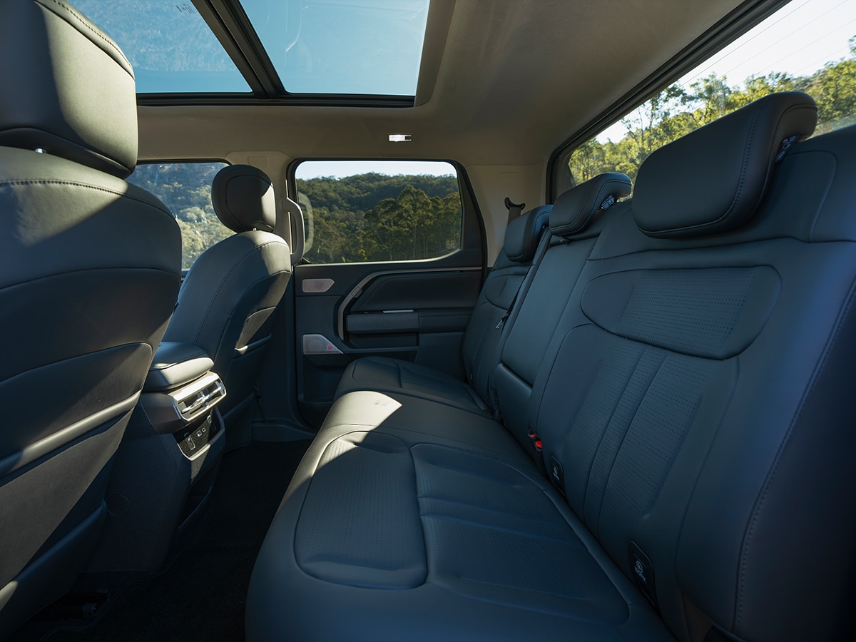 Mgu9 rear seats
