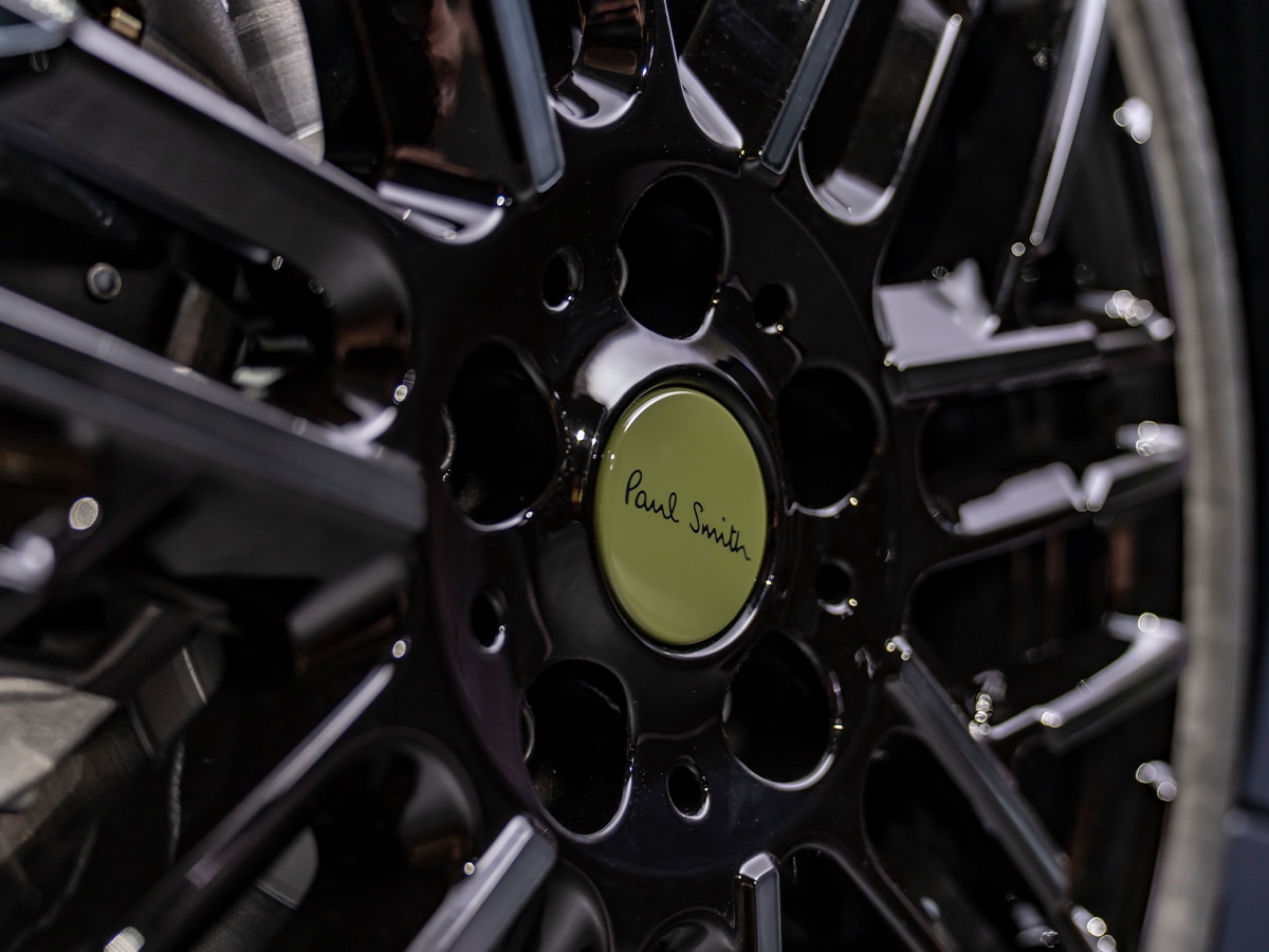 Mini paul smith wheel logo