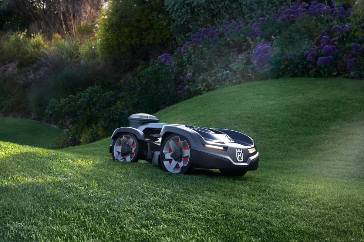 Husqvarna Automower 435X AWD NERA EPOS | Image: Husqvarna