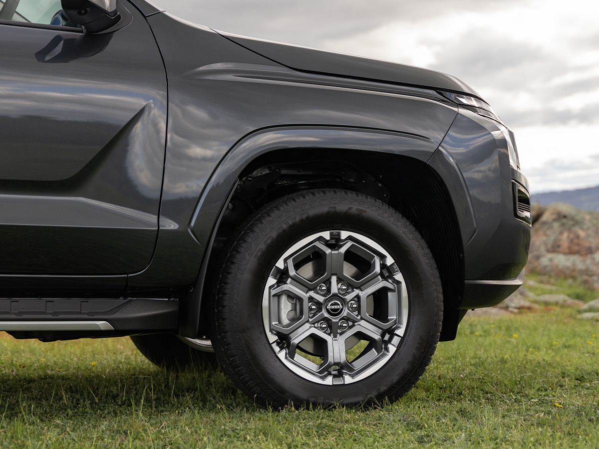 2026 nissan navara st x front wheel