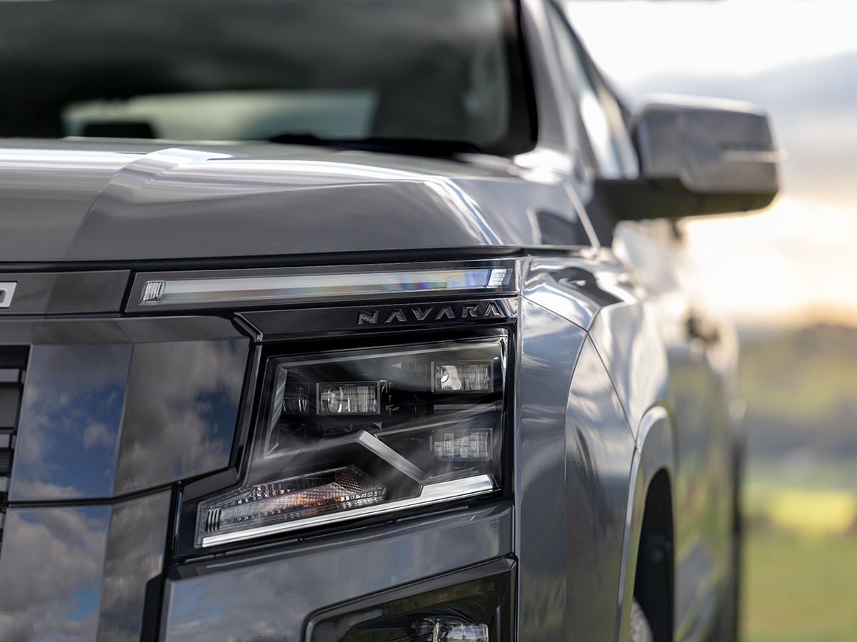 2026 nissan navara st x headlight