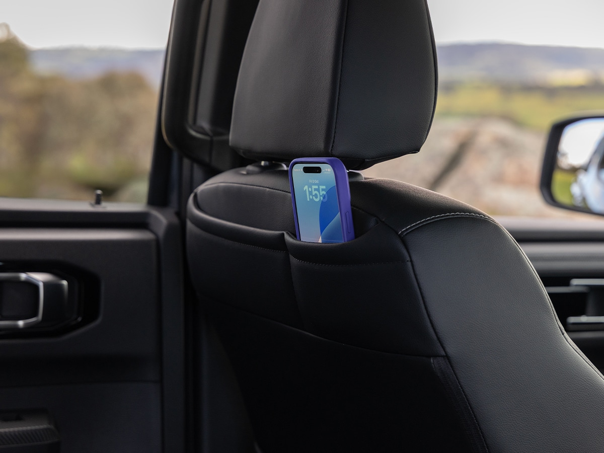 2026 nissan navara st x rear seat pocket