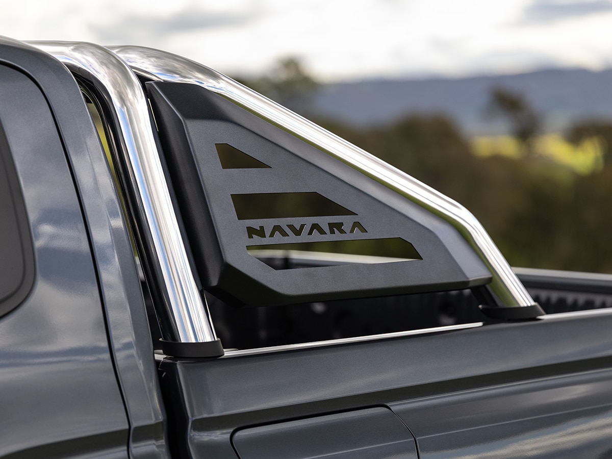 2026 nissan navara st x rear tray logo