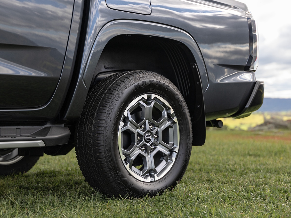 2026 nissan navara st x rear wheel