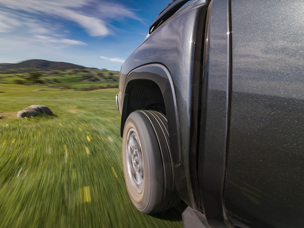 2026 nissan navara st x side