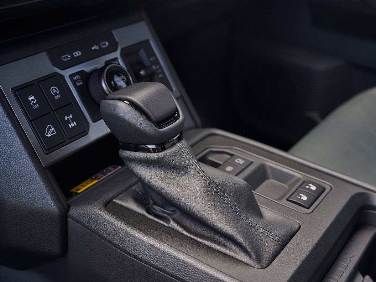 2026 toyota hilux shifter