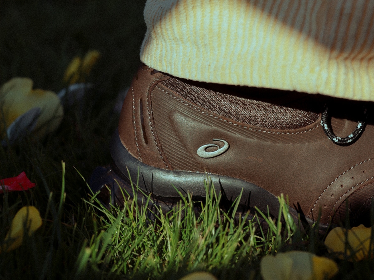 Asics gel kinetic sp rear of shoe