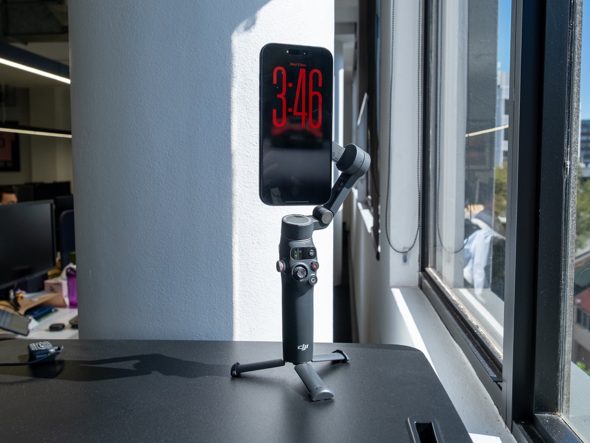 Dji osmo mobile 8 on table