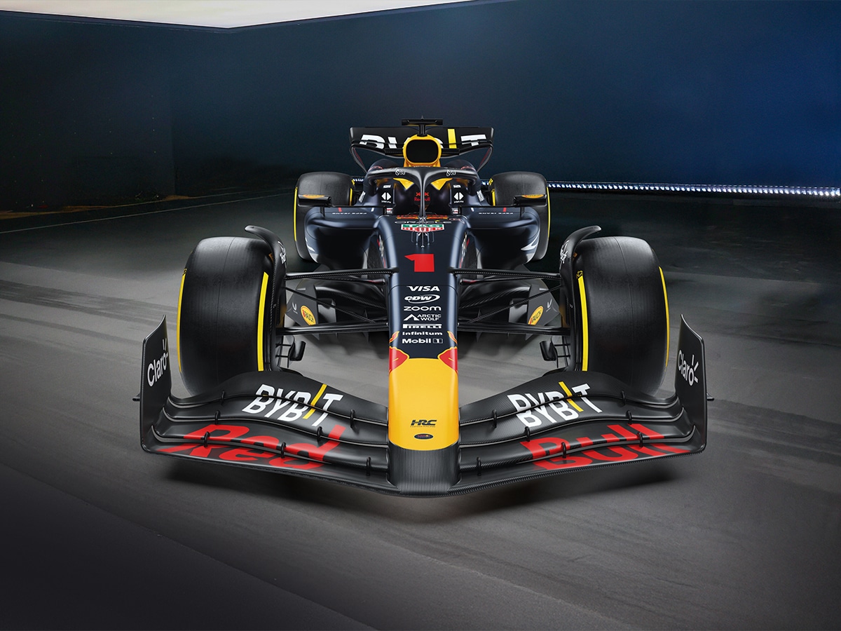 Full scale oracle red bull racing rb20 f1 car front end