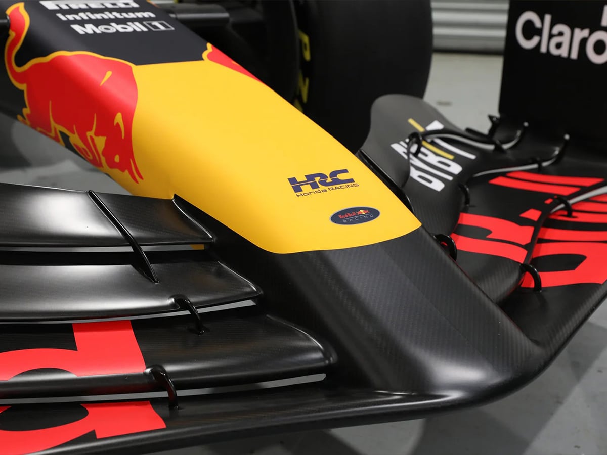 Full scale oracle red bull racing rb20 f1 car front wing
