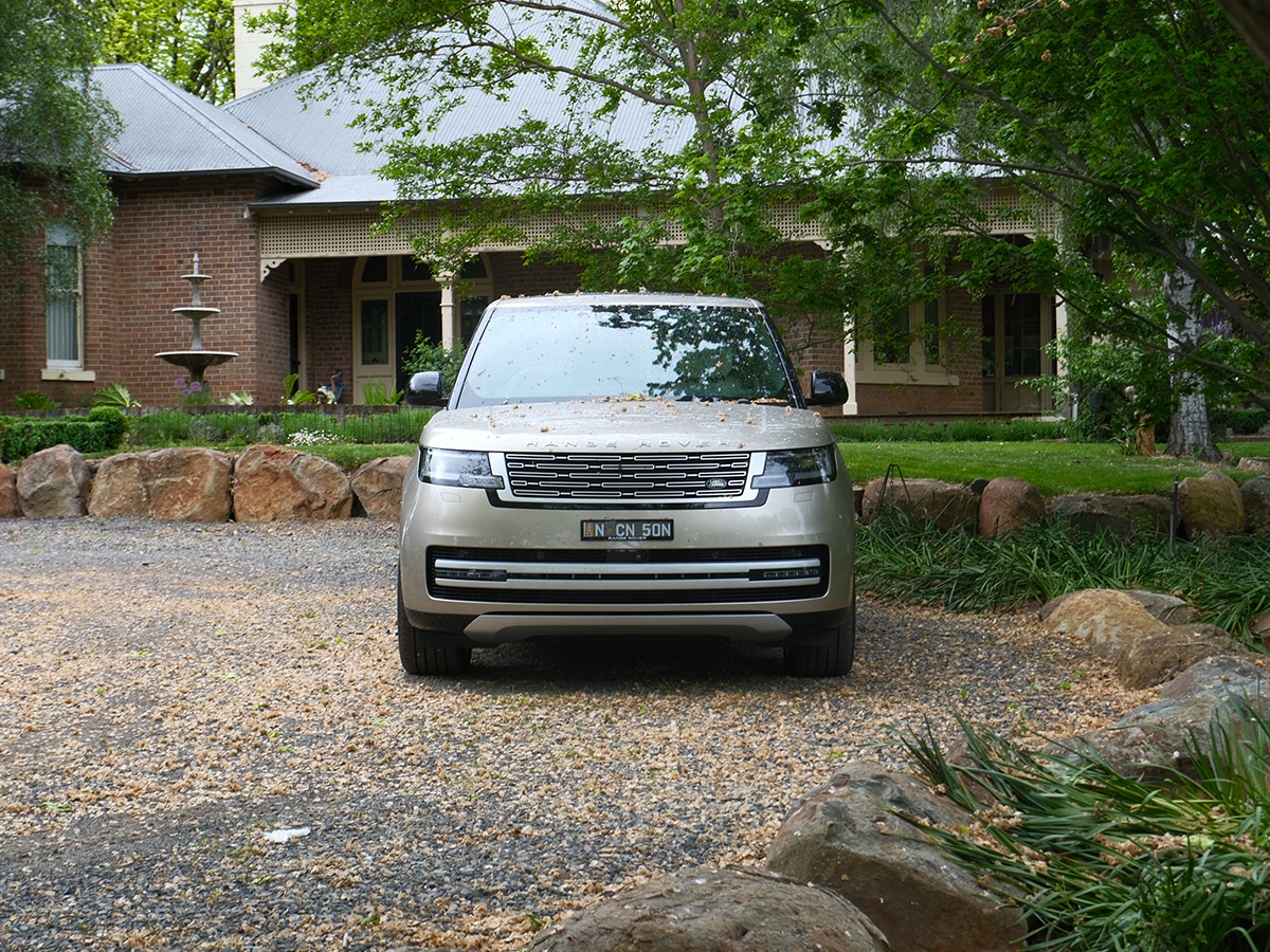 Range rover autobiography front on