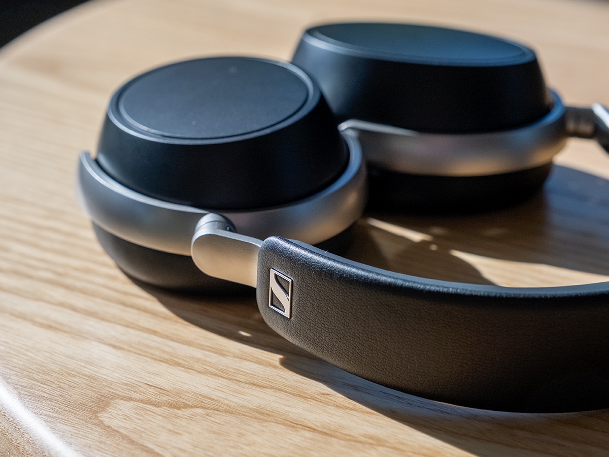 Sennheiser hdb 630 review headband logo