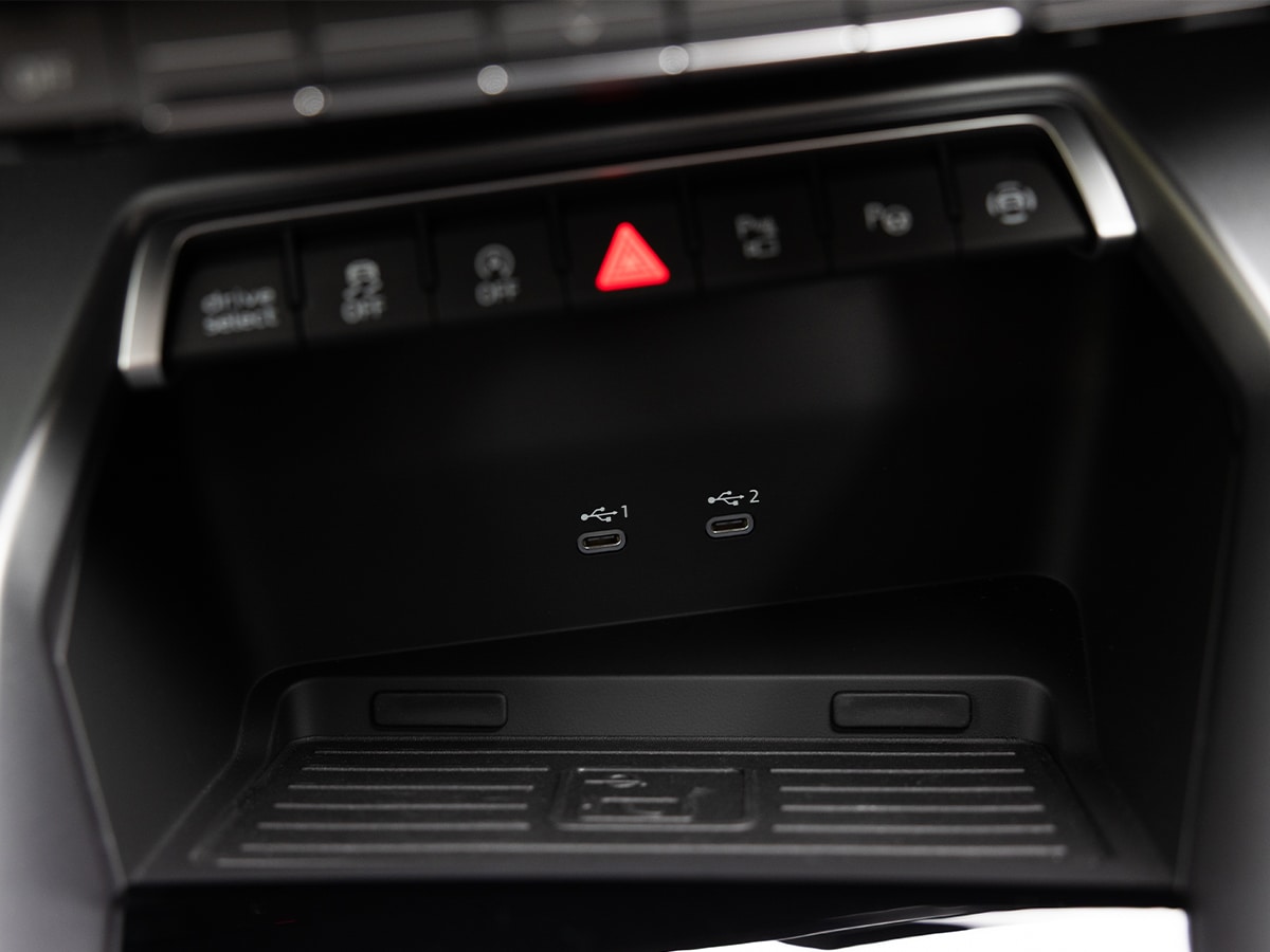 2025 audi rs 3 sportback front charge ports