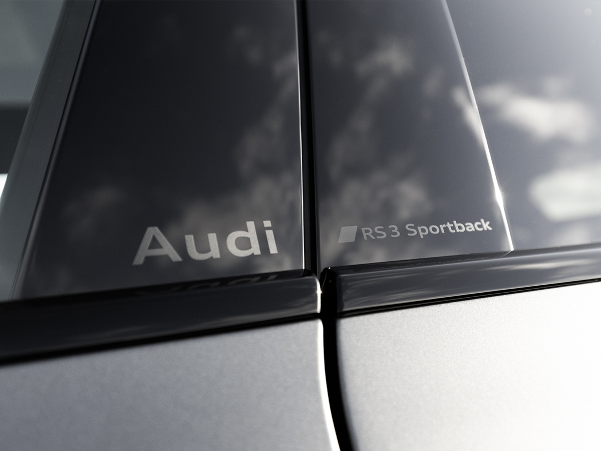 2025 audi rs 3 sportback side logo