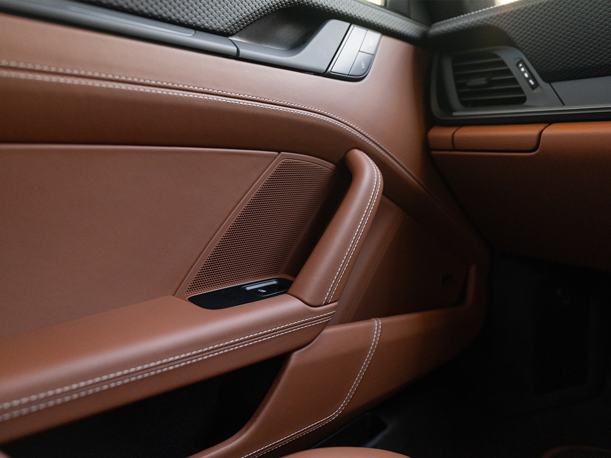 2025 porsche 911 gt3 touring door