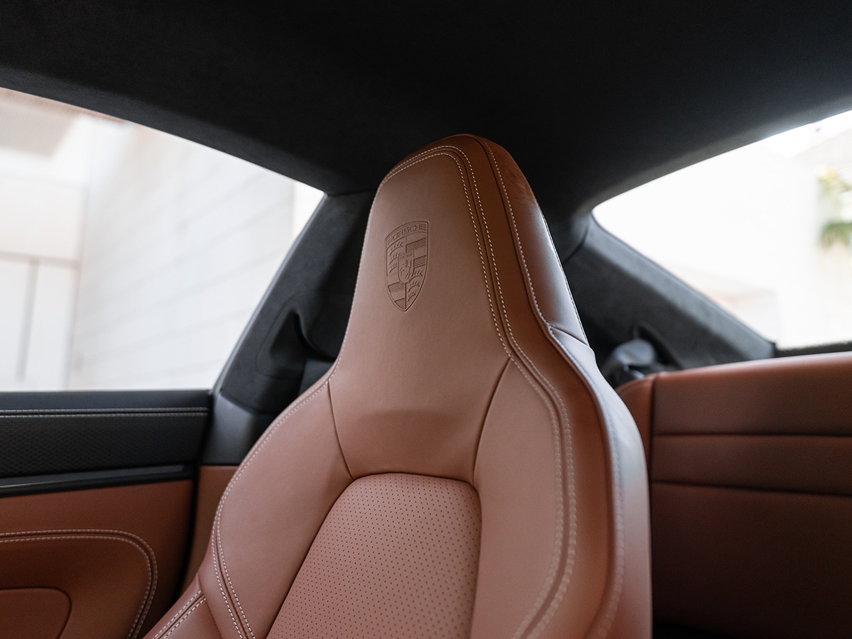 2025 porsche 911 gt3 touring headrest