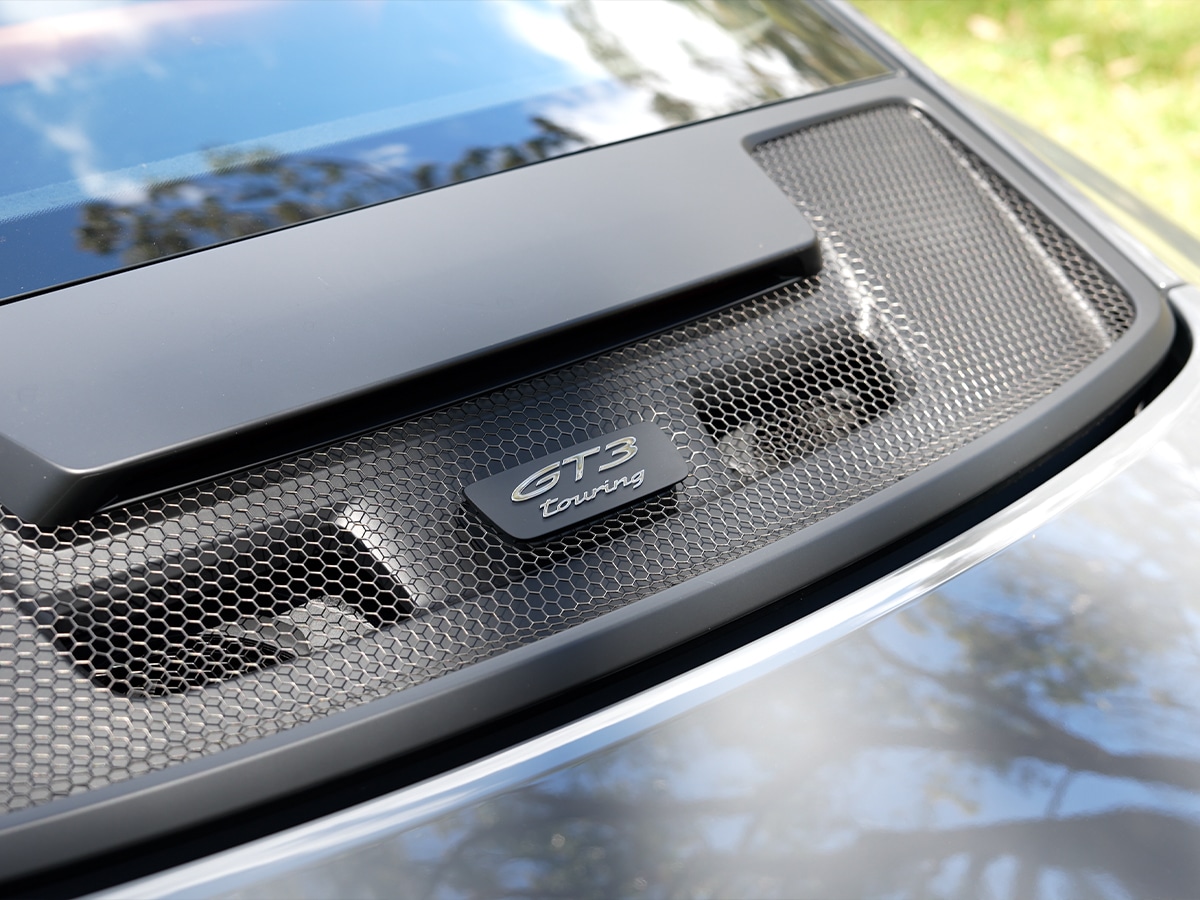 2025 porsche gt3 touring badge