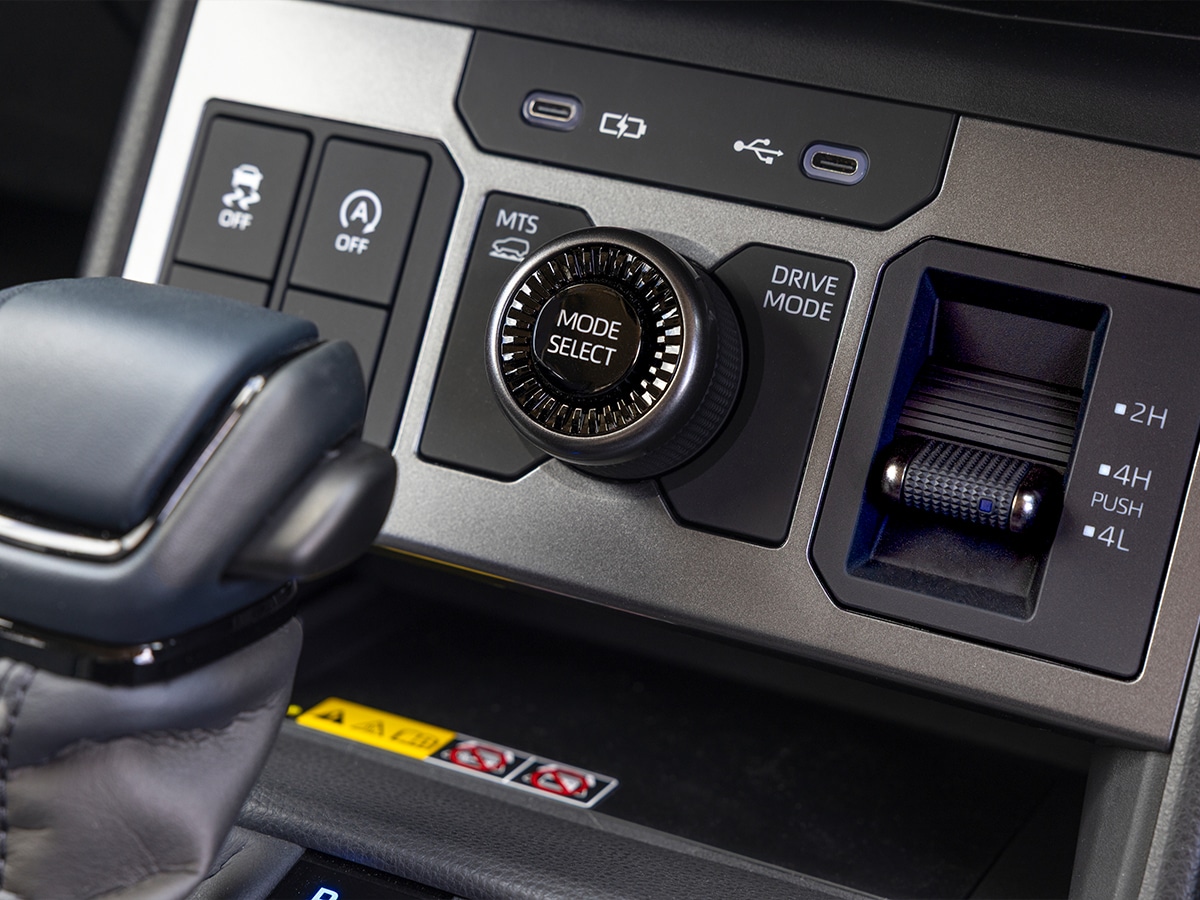 2026 toyota hilux rogue mts selector