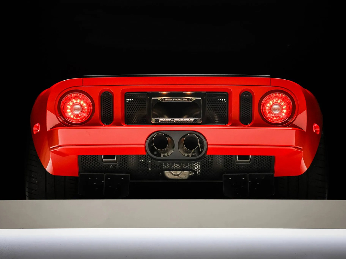 Ex–paul walker 2005 ford gt rear end