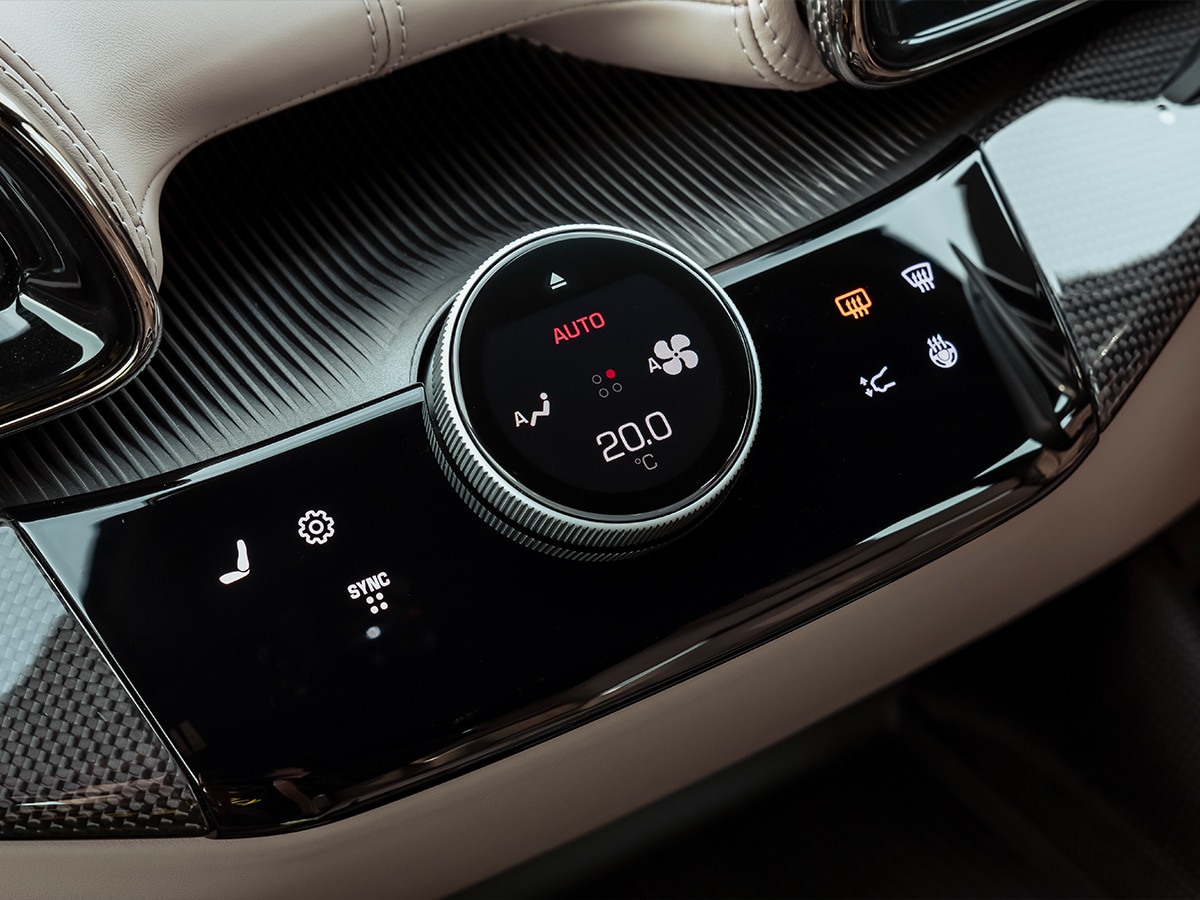 Ferrari purosangue interior 2