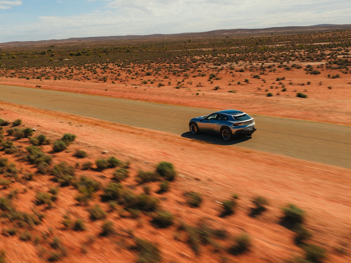 Ferrari purosangue review distance