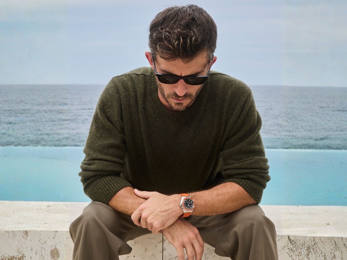 Jonathan bailey omega 2