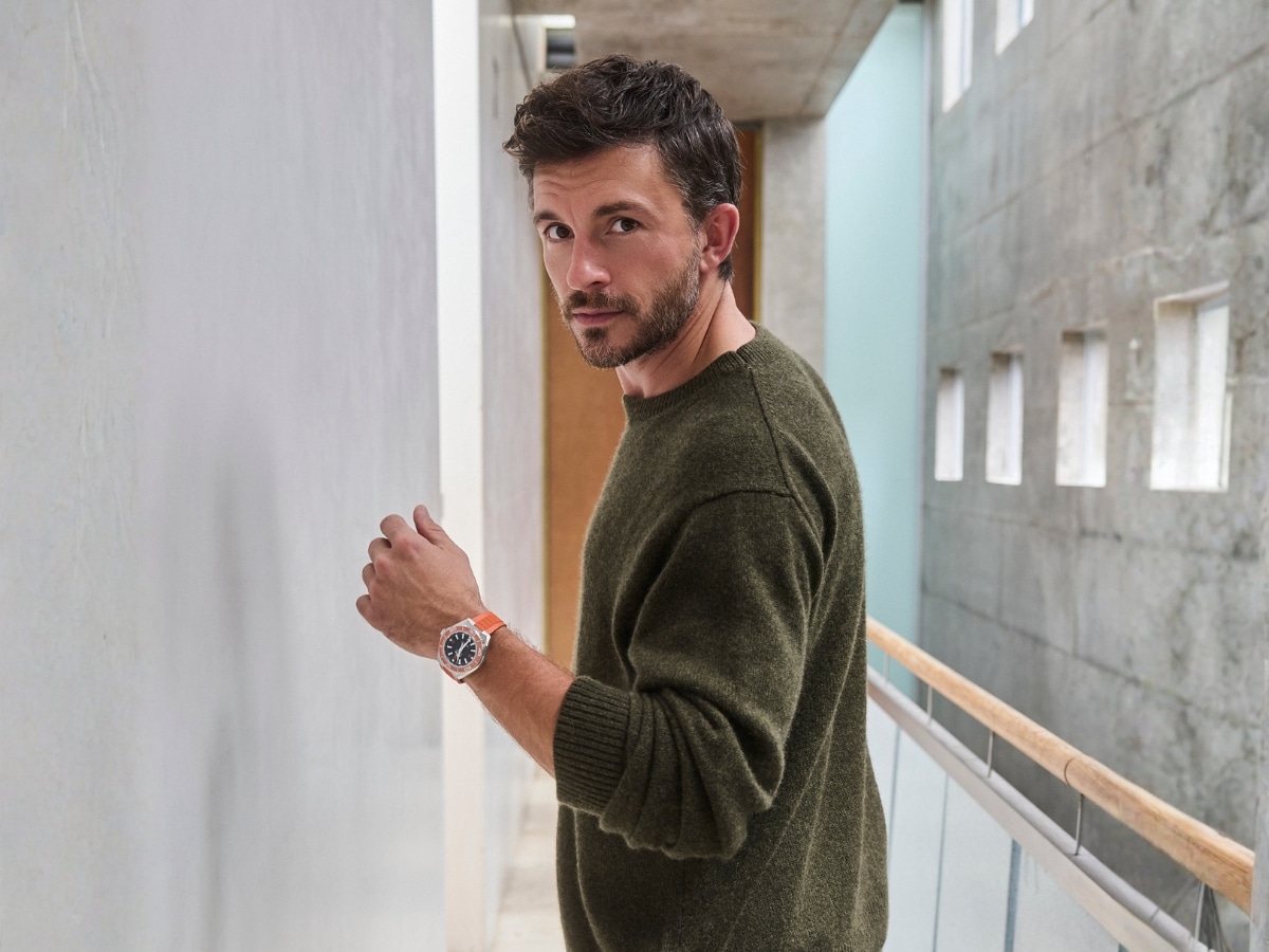 Jonathan bailey omega 5