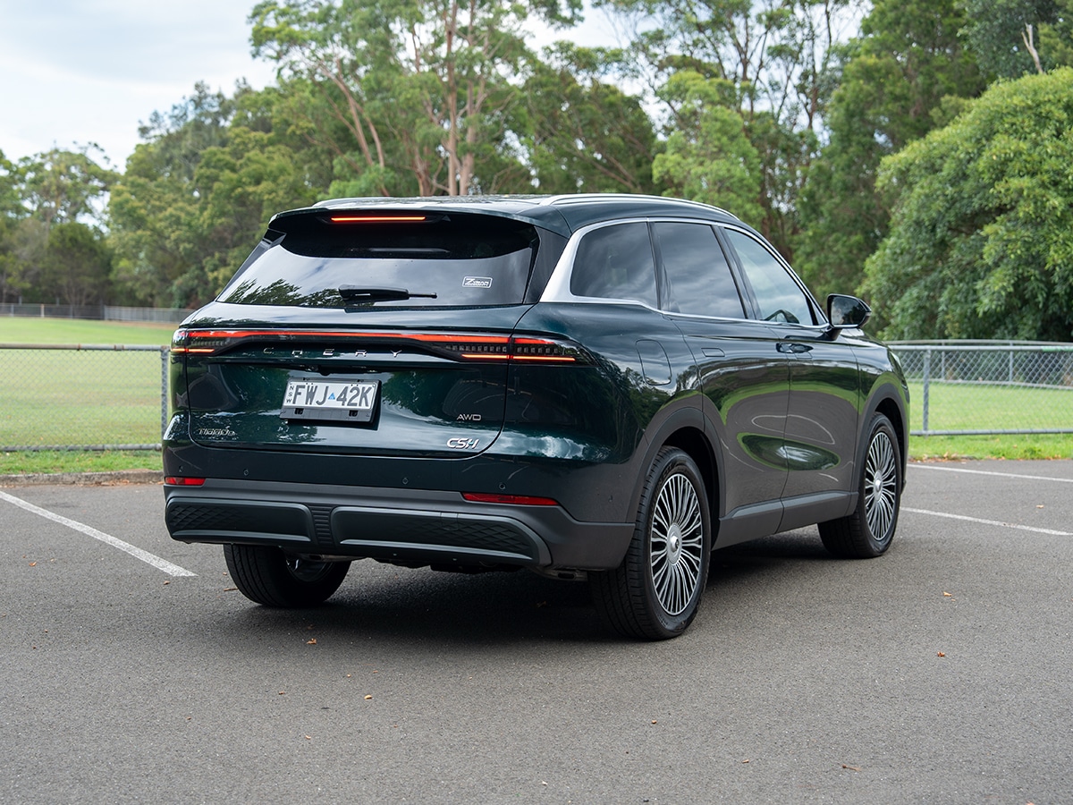 Chery tiggo 9 super hybrid interior rear three quarter