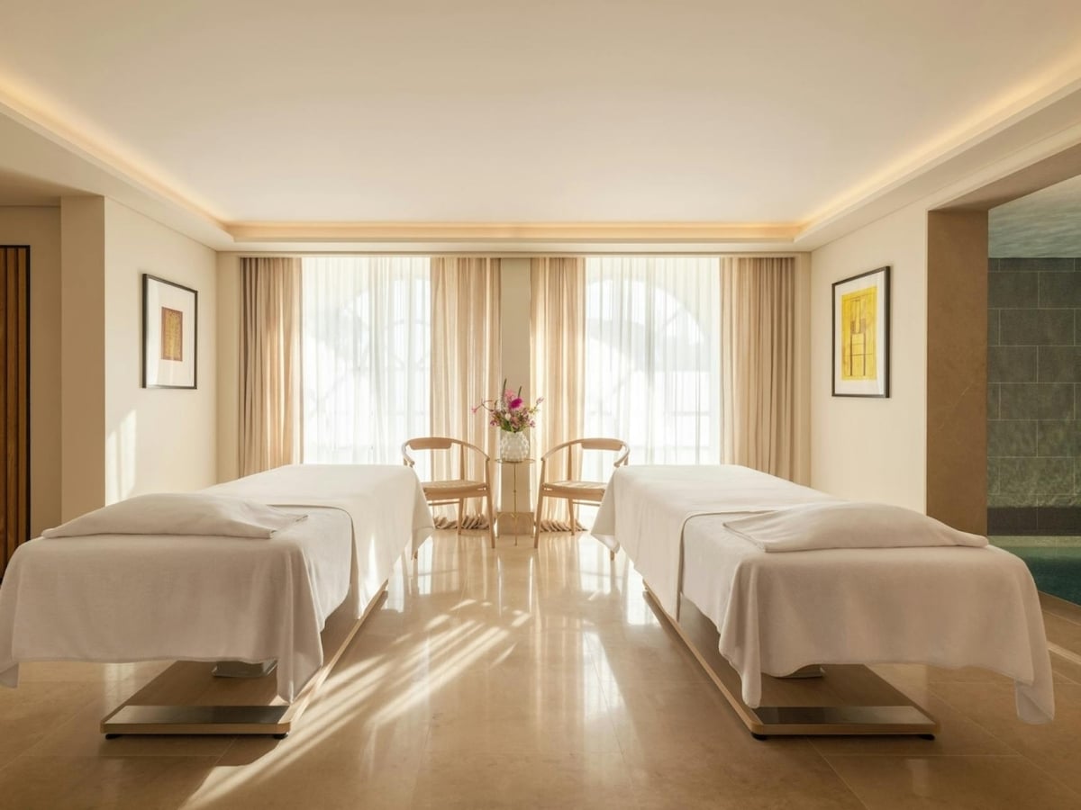 The white lotus season 4 château de la messardière 13