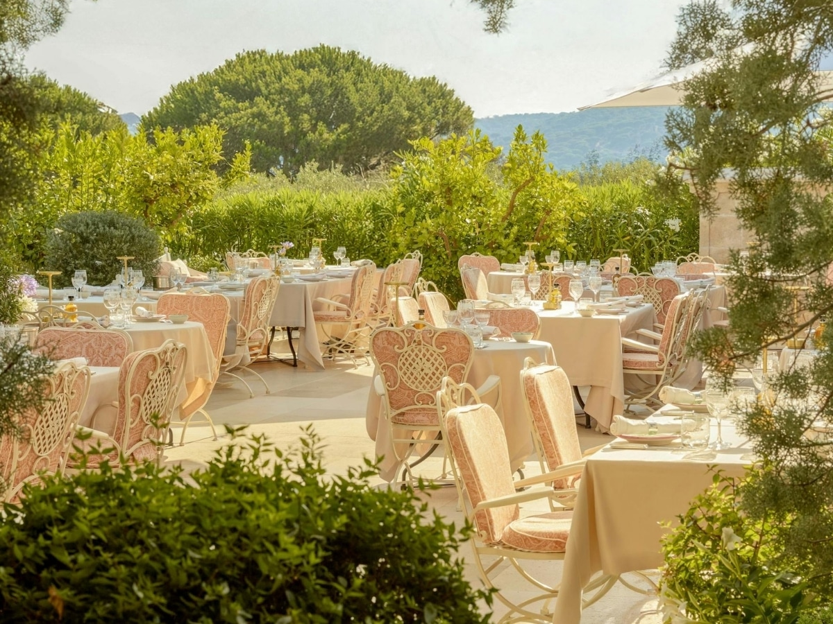 The white lotus season 4 château de la messardière 4