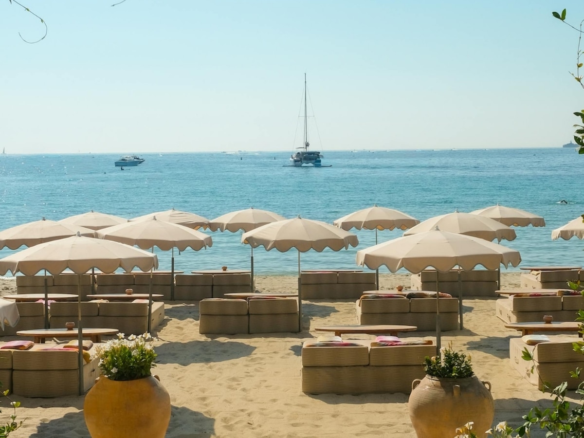 The white lotus season 4 château de la messardière 5