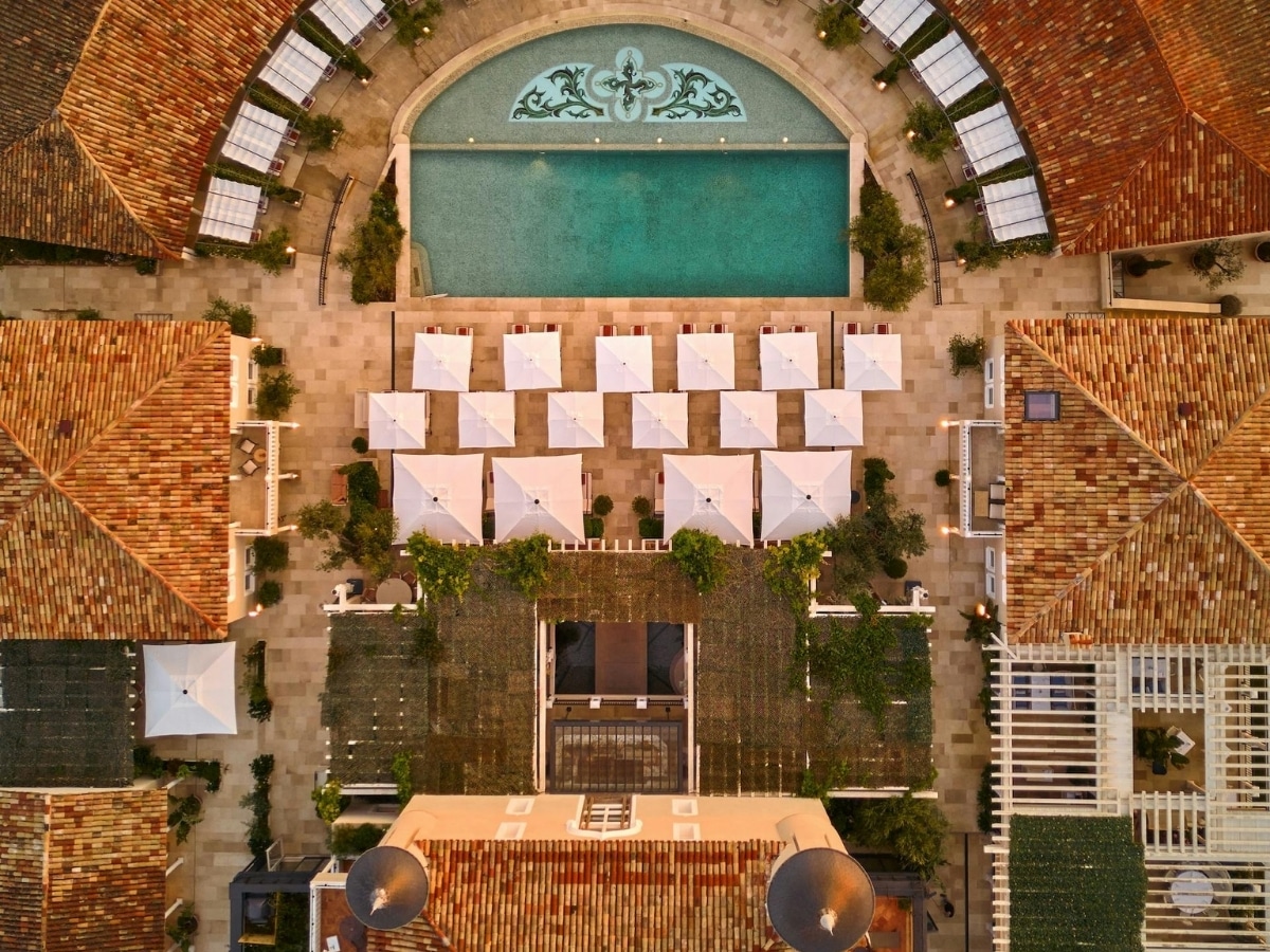 The white lotus season 4 château de la messardière 6