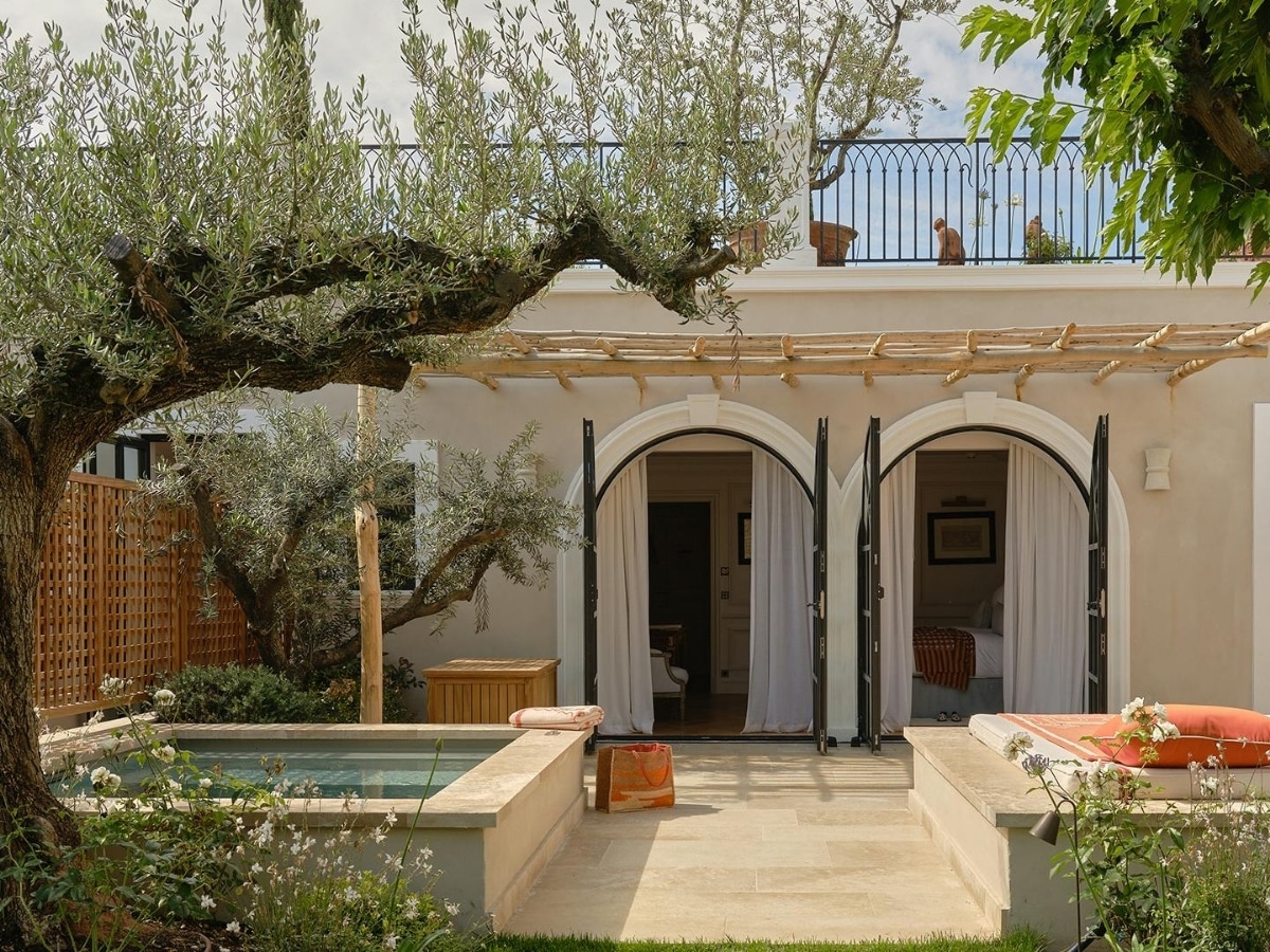 The white lotus season 4 château de la messardière 8