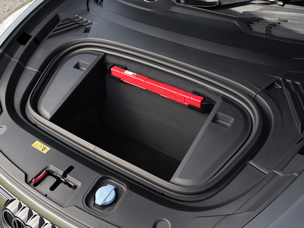 Audi rs e tron gt performance front trunk