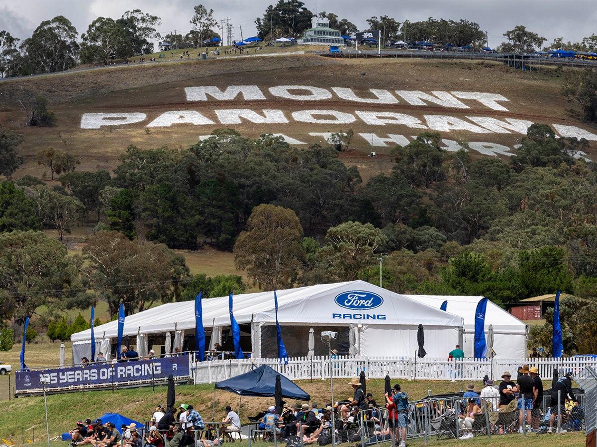 Bathurst 12 hour mount panorama ford tent
