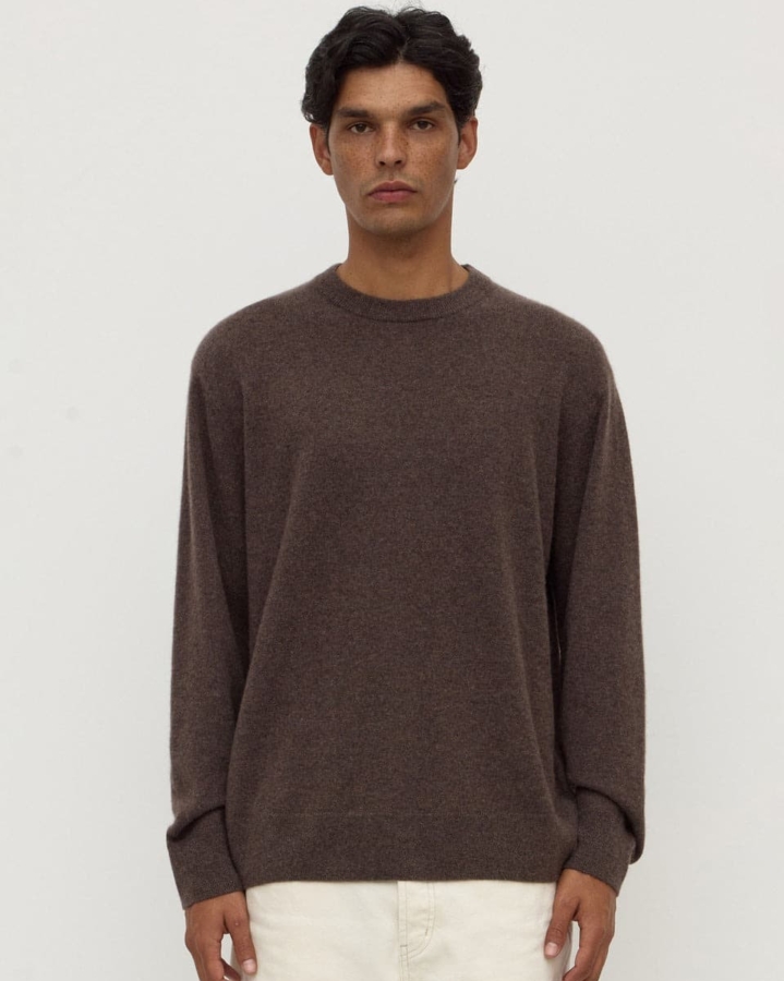 Mens cashmere crew neck knit assembly label