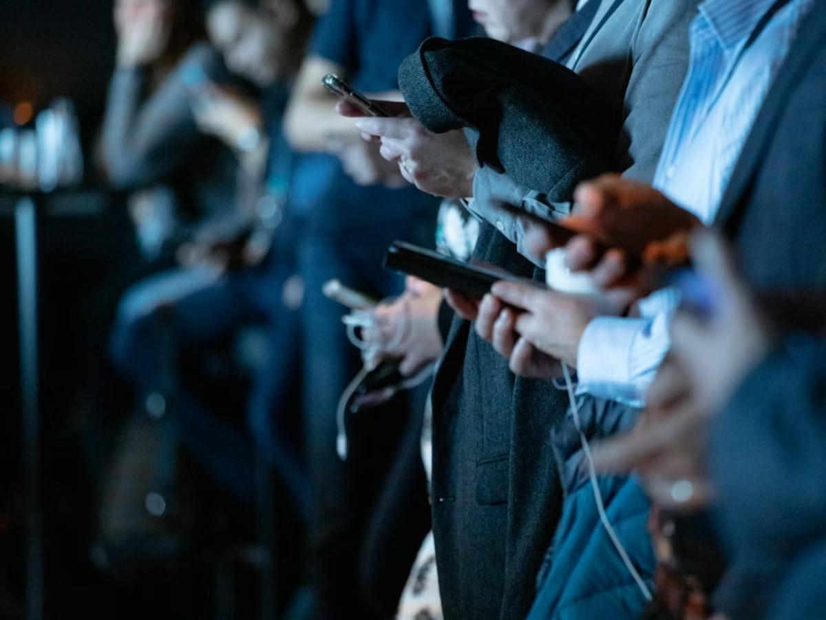 Tech disconnect - unsplash