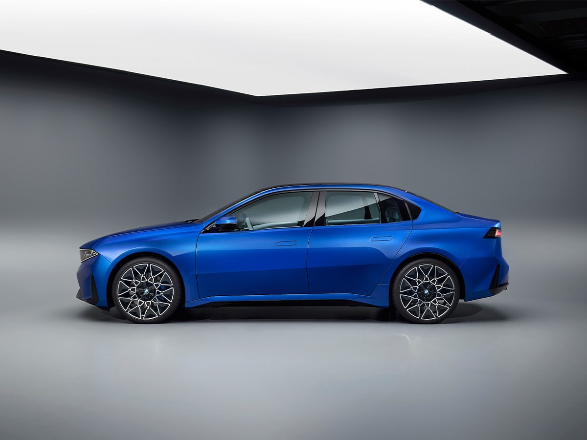 2026 bmw i3 side on