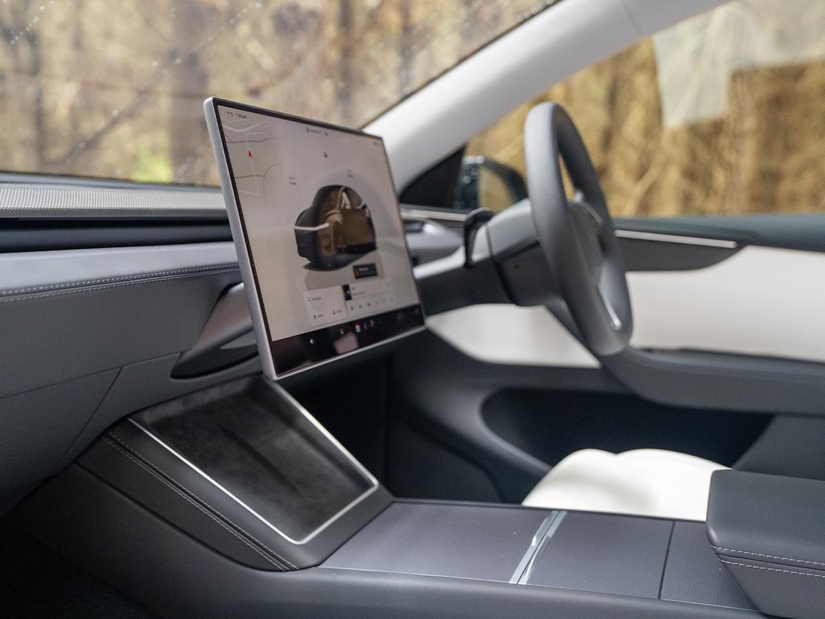 2026 tesla model y performance centre console