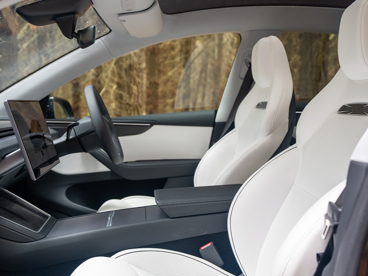 2026 tesla model y performance front seats