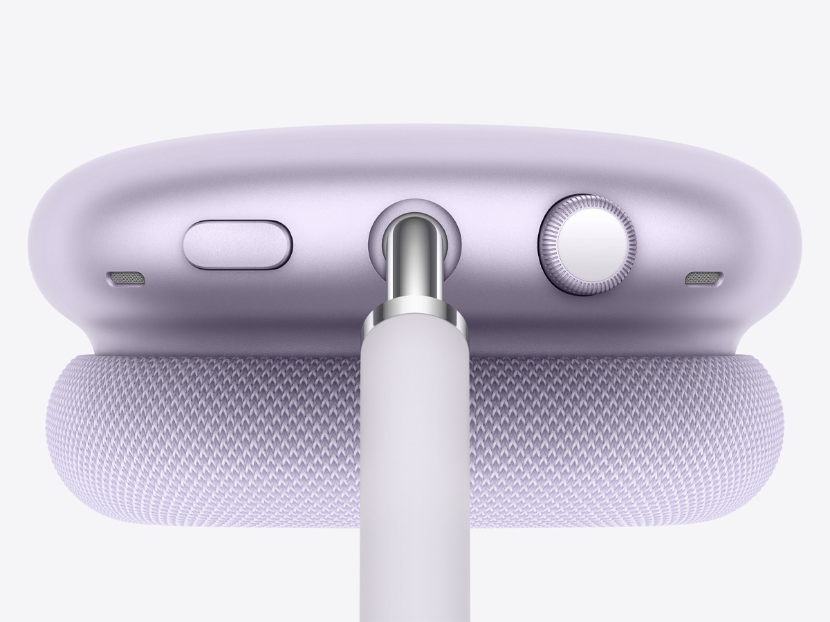 Apple airpods max 2 underneath