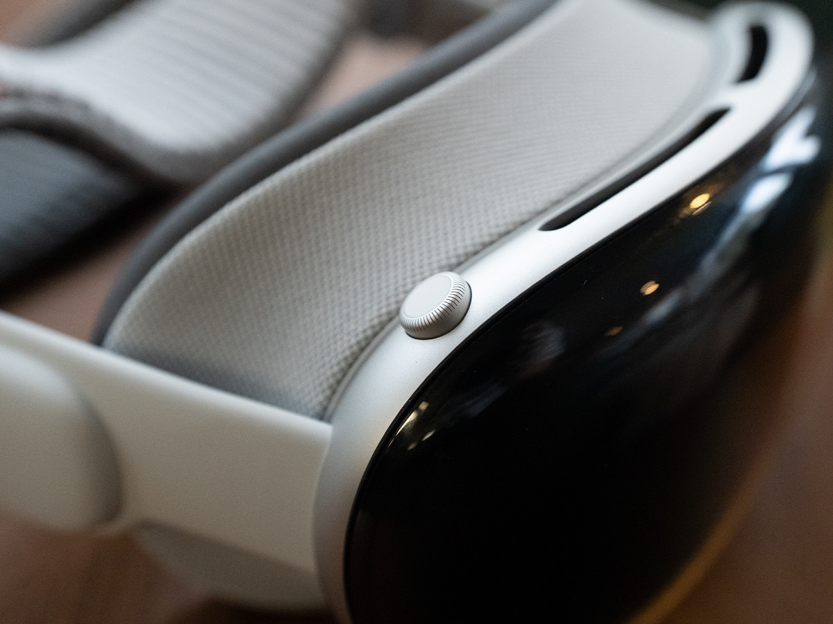 Apple vision pro crown