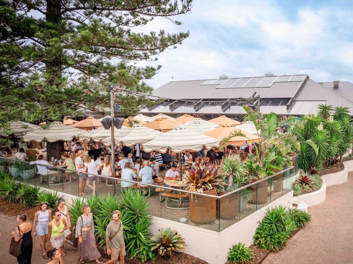 Beach hotel byron bay