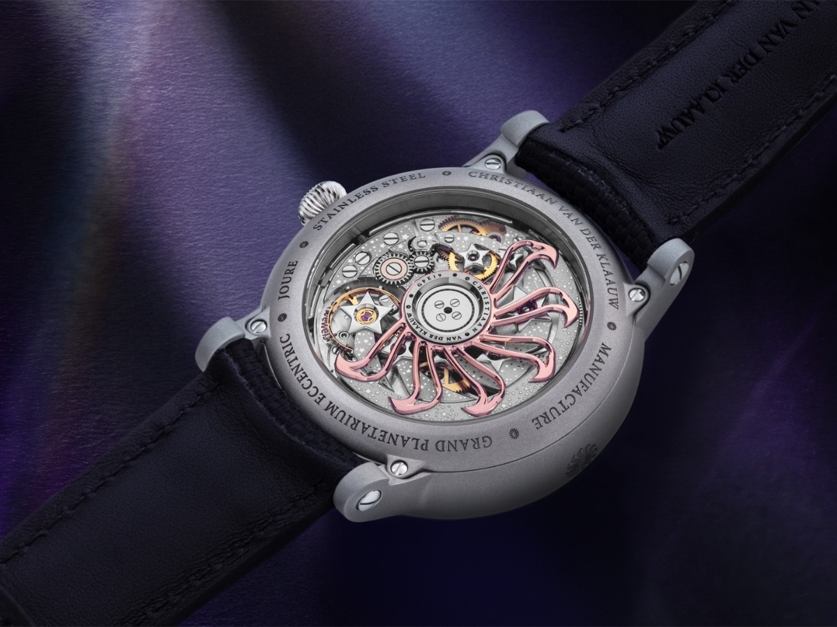 Grand Planetarium Eccentric Si14 watch dial made of iridescent oxidized silicon.